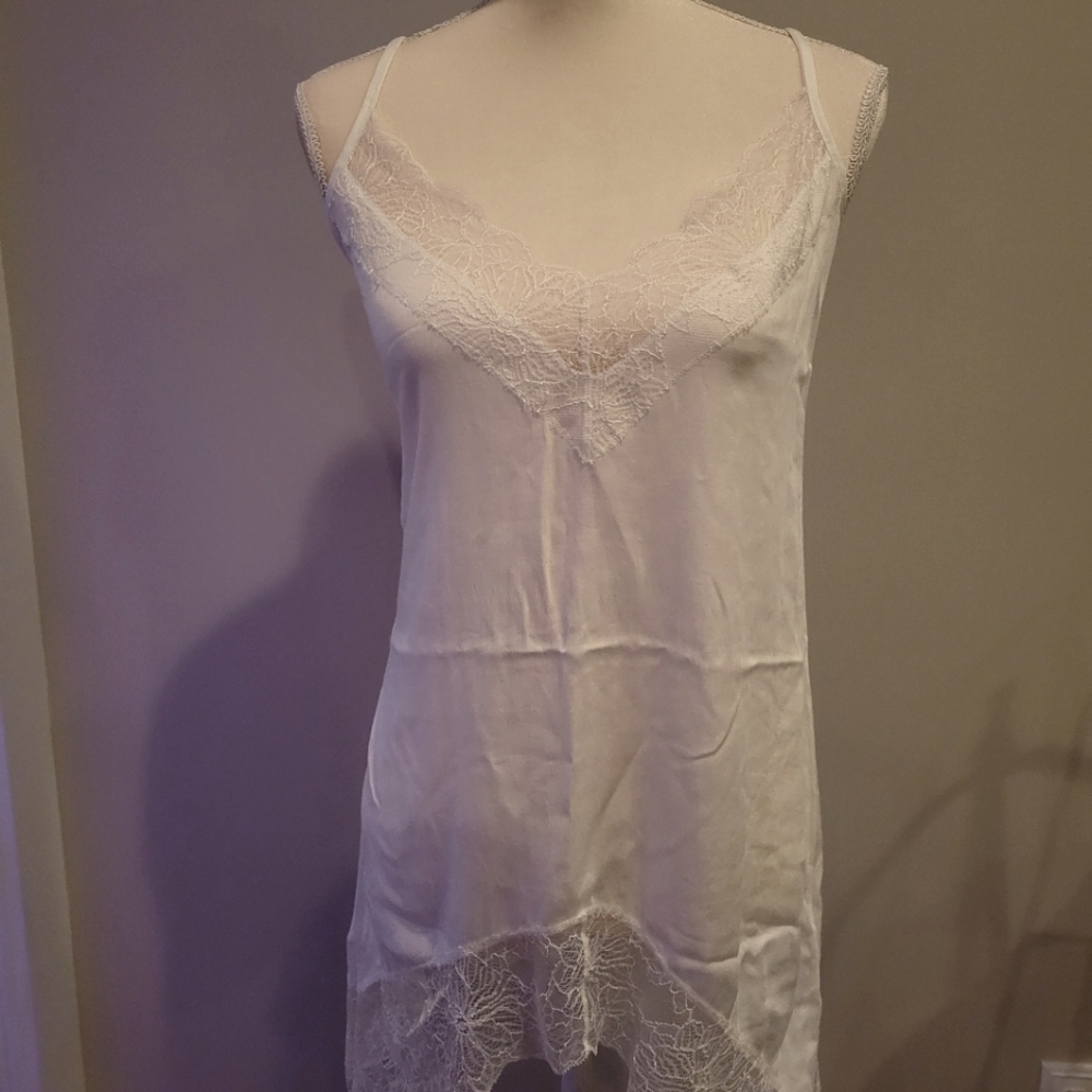 RARE Ellipse Super Comfy White Nighty Slip Dress Trimmed with Lace